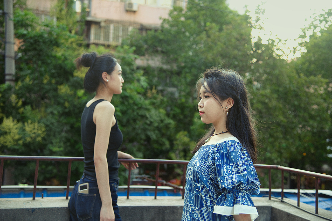 【电影感】复古筒子楼（图ZMzc4NDQ2ODA4） - 人像摄影 - 站酷设计师爱西安的摄影师原创素材 - 站酷ZCOOL