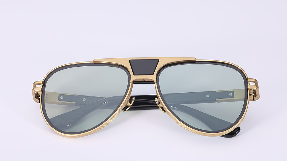 智能眼镜：时尚达人的酷炫新装备（图ZMzc4NDY1ODU2） - 配饰 - 站酷设计师新创森眼镜工厂原创素材 - 站酷ZCOOL