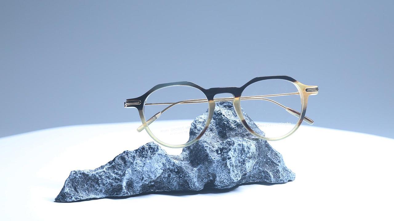 牛角眼镜定制厂家_方形牛角眼镜OH1605-新创森（图ZMzc4NTQ2NTky） - 配饰 - 站酷设计师新创森眼镜工厂原创素材 - 站酷ZCOOL