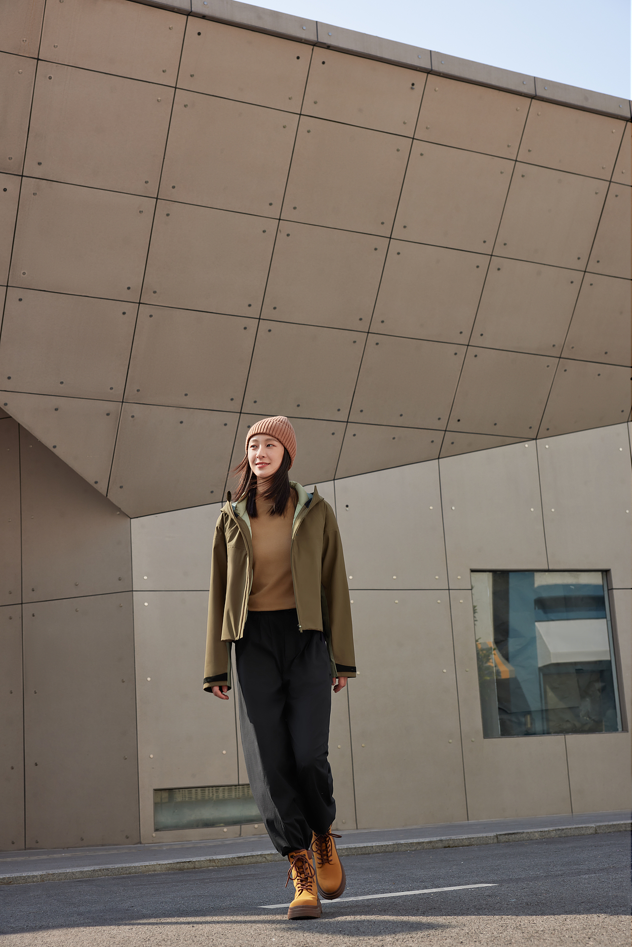 冲锋衣外景模特图修图案例（图ZMzc4NjIwOTMy） - 修图/后期 - 站酷设计师修图师汪哲原创素材 - 站酷ZCOOL