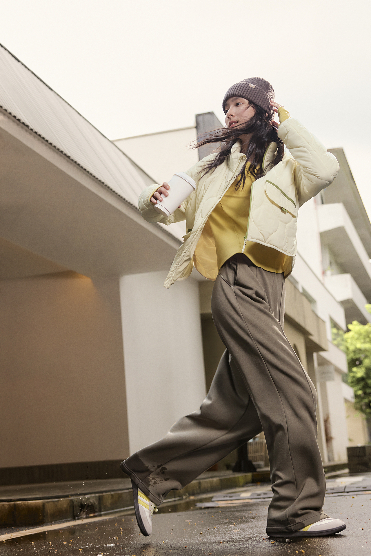 女士气绒外套模特图修图案例