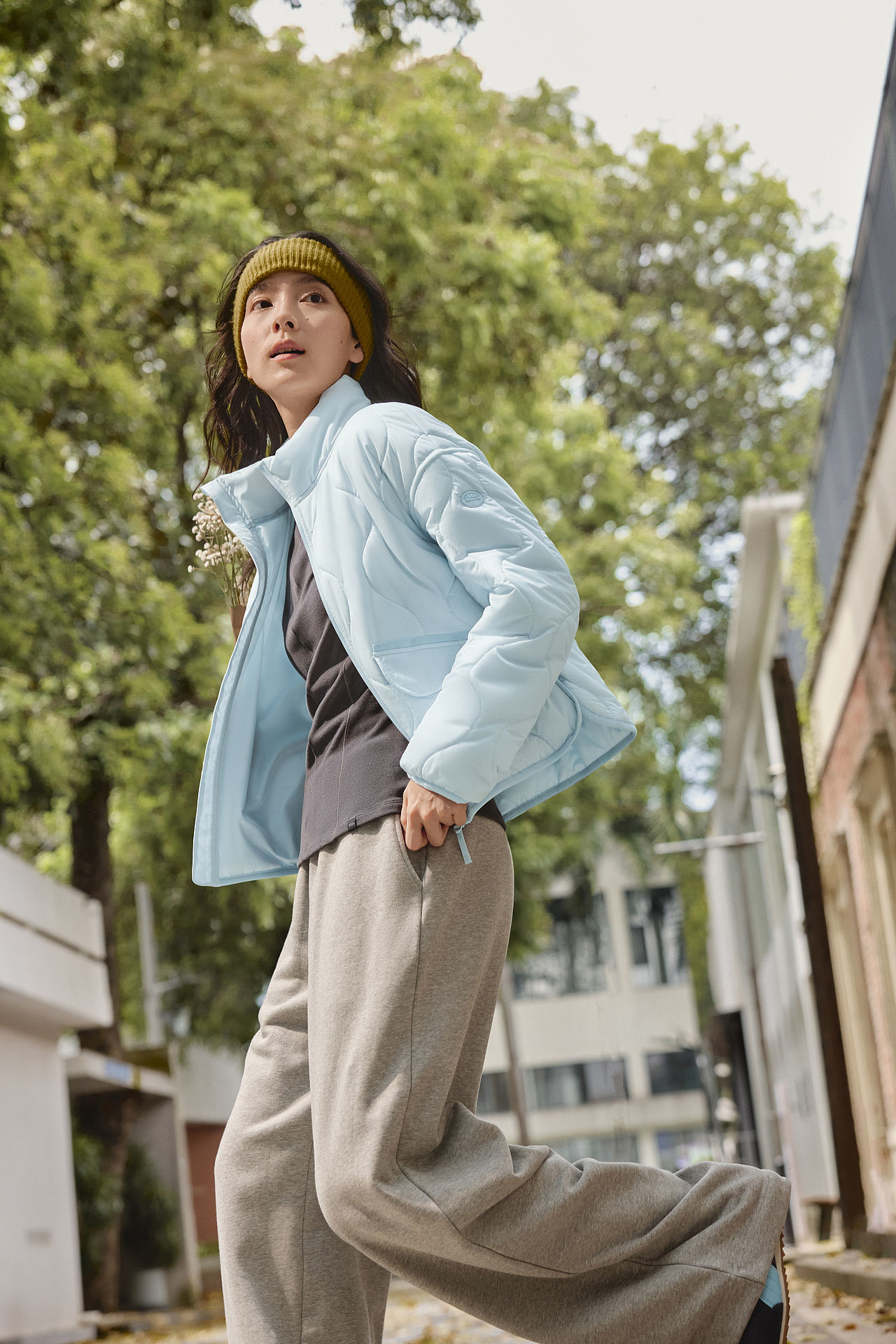 女士气绒外套模特图修图案例