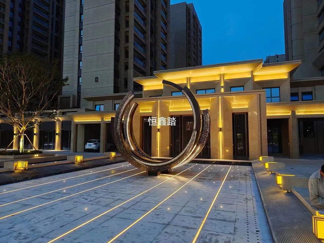 户外豪华大气圆环景观雕塑 售楼部园林景观雕塑定制