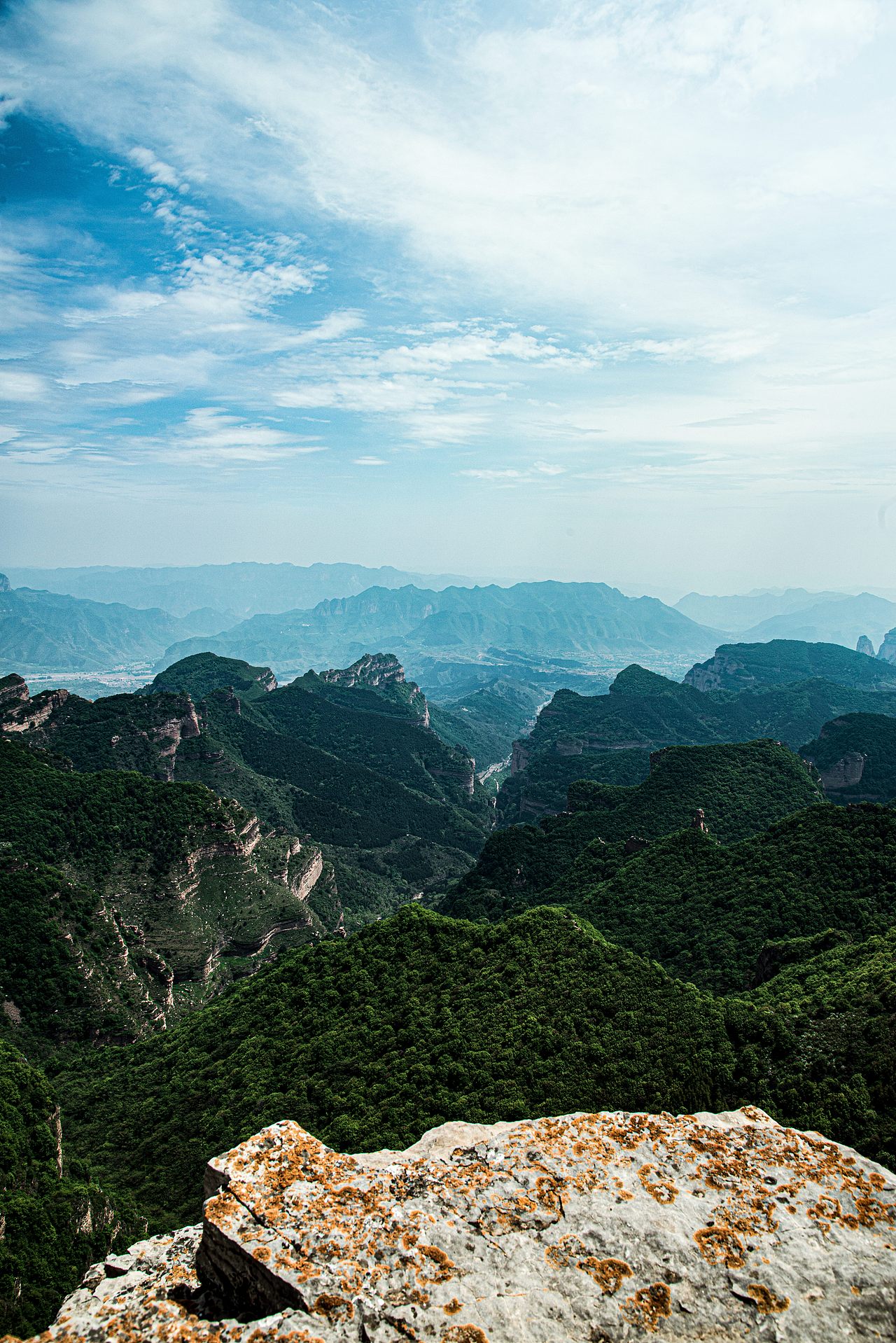 武乡盛景：红韵与绿意的交响（图ZMzc4ODQwMjY0） - 风光摄影 - 站酷设计师有素质的坏蛋原创素材 - 站酷ZCOOL