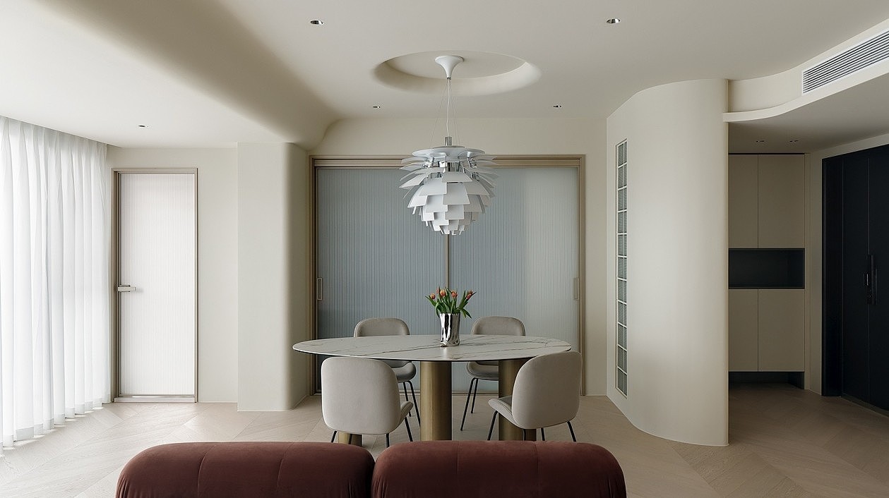 通过简约的设计，传递出现代生活的精致与品味