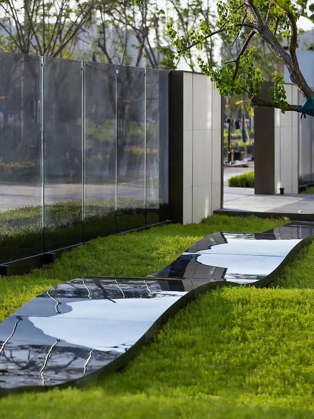 弧形镜面不锈钢蜂窝板