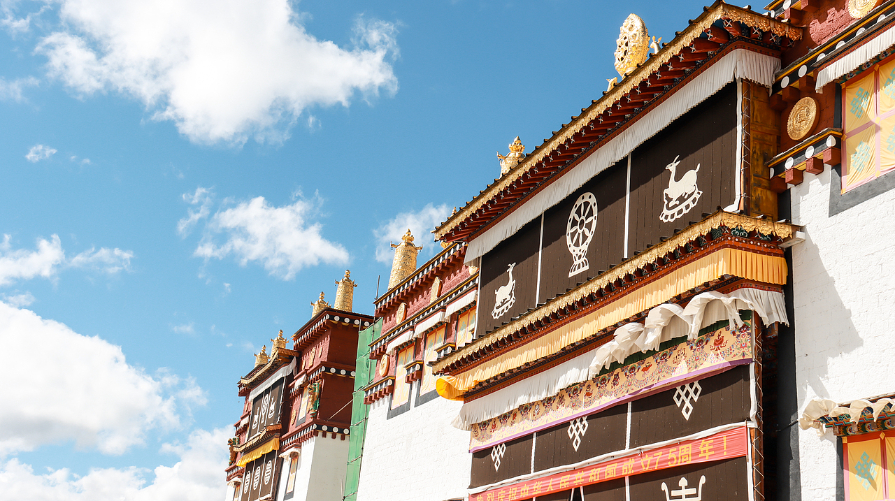 神秘的松赞林寺