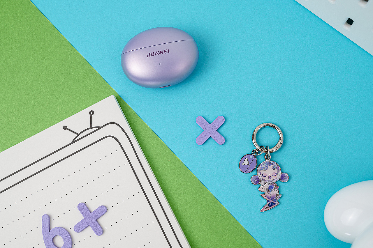  随拍：华为 Free Buds 6i耳机 & 泡泡玛特