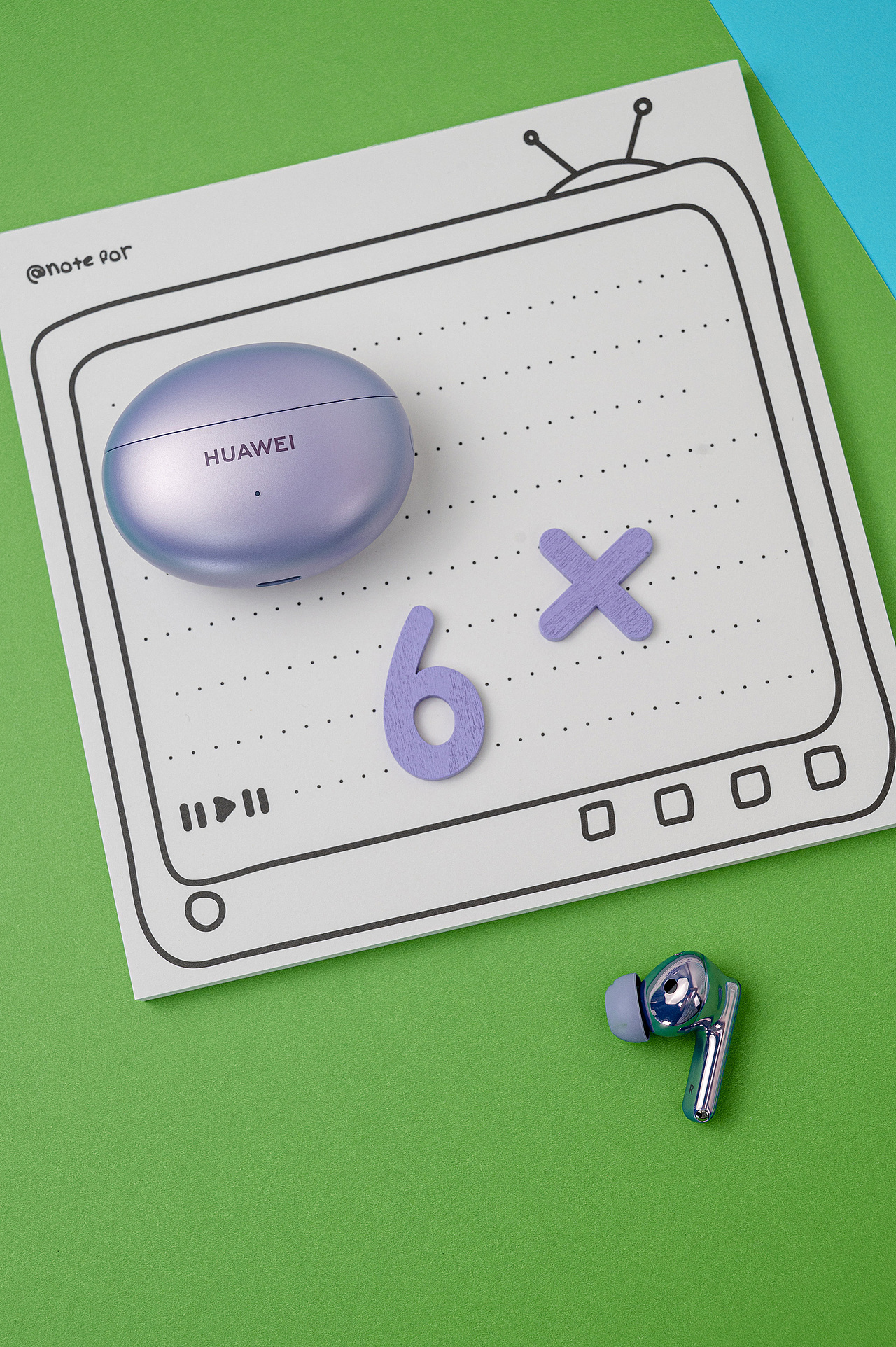  随拍：华为 Free Buds 6i耳机 & 泡泡玛特