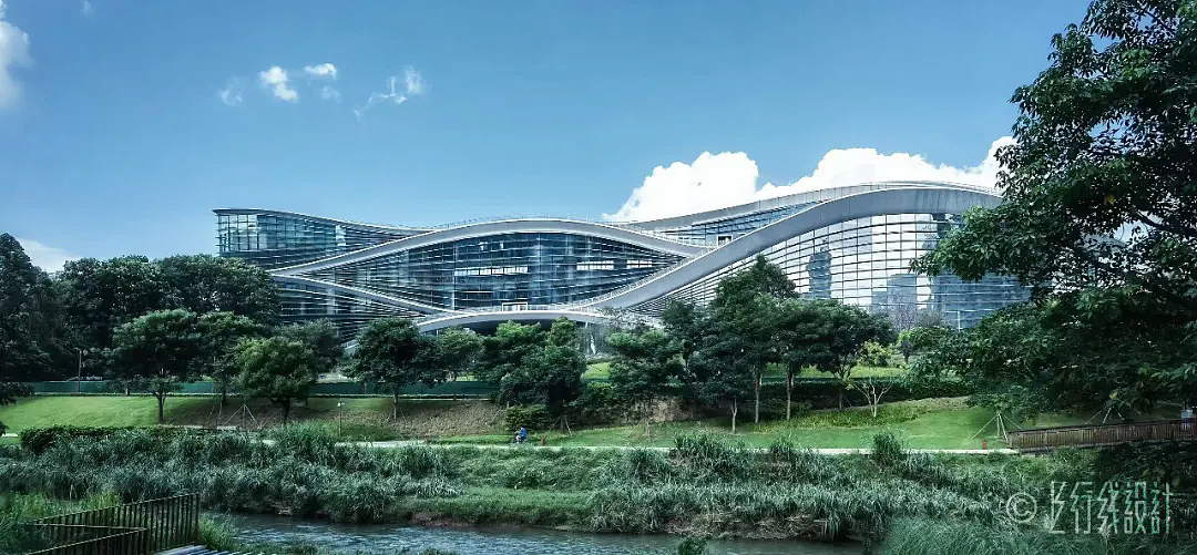 城市中的褶皱山水 | 大沙河文体中心导向标识设计