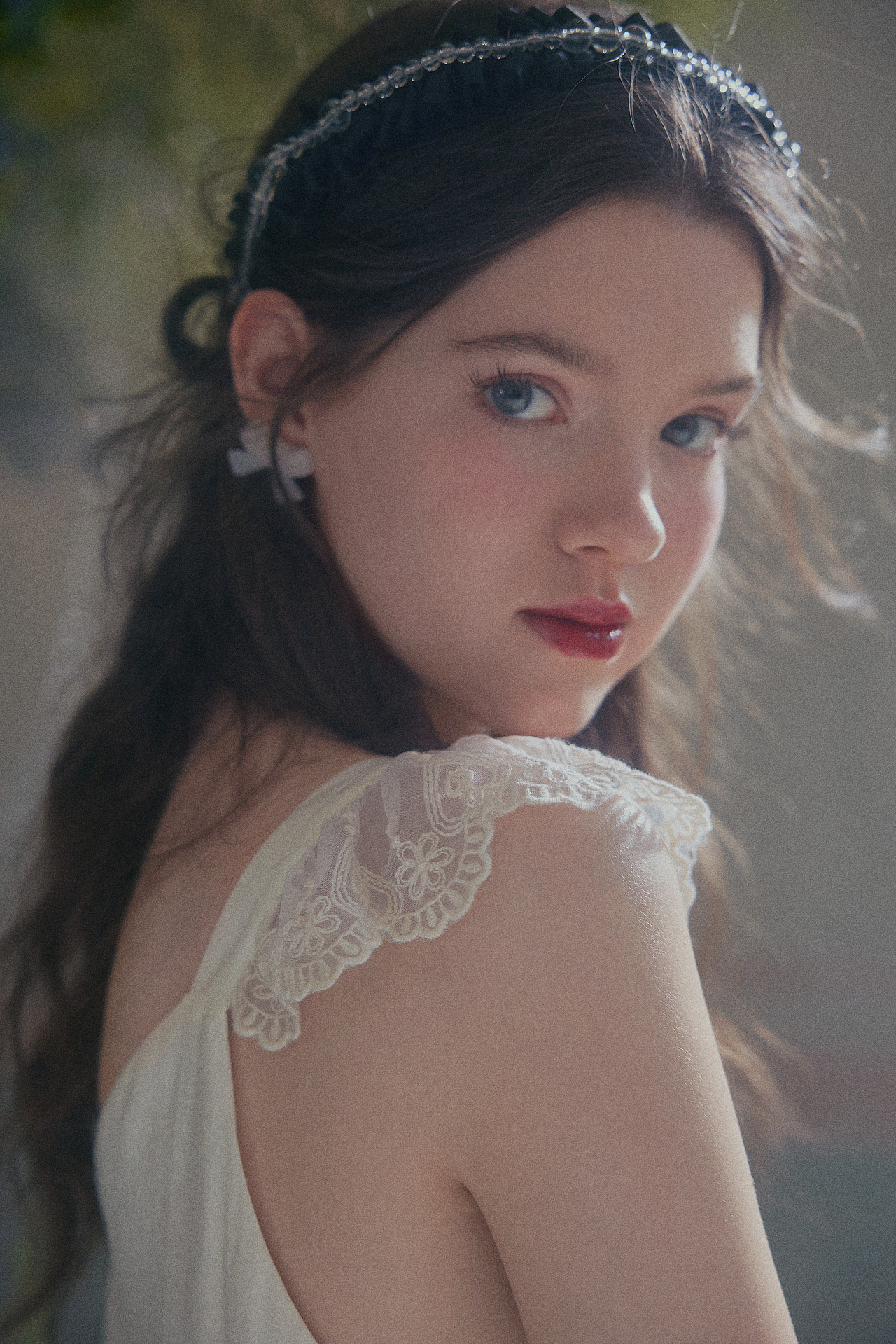 女装服饰拍摄分享|两三事--油画少女