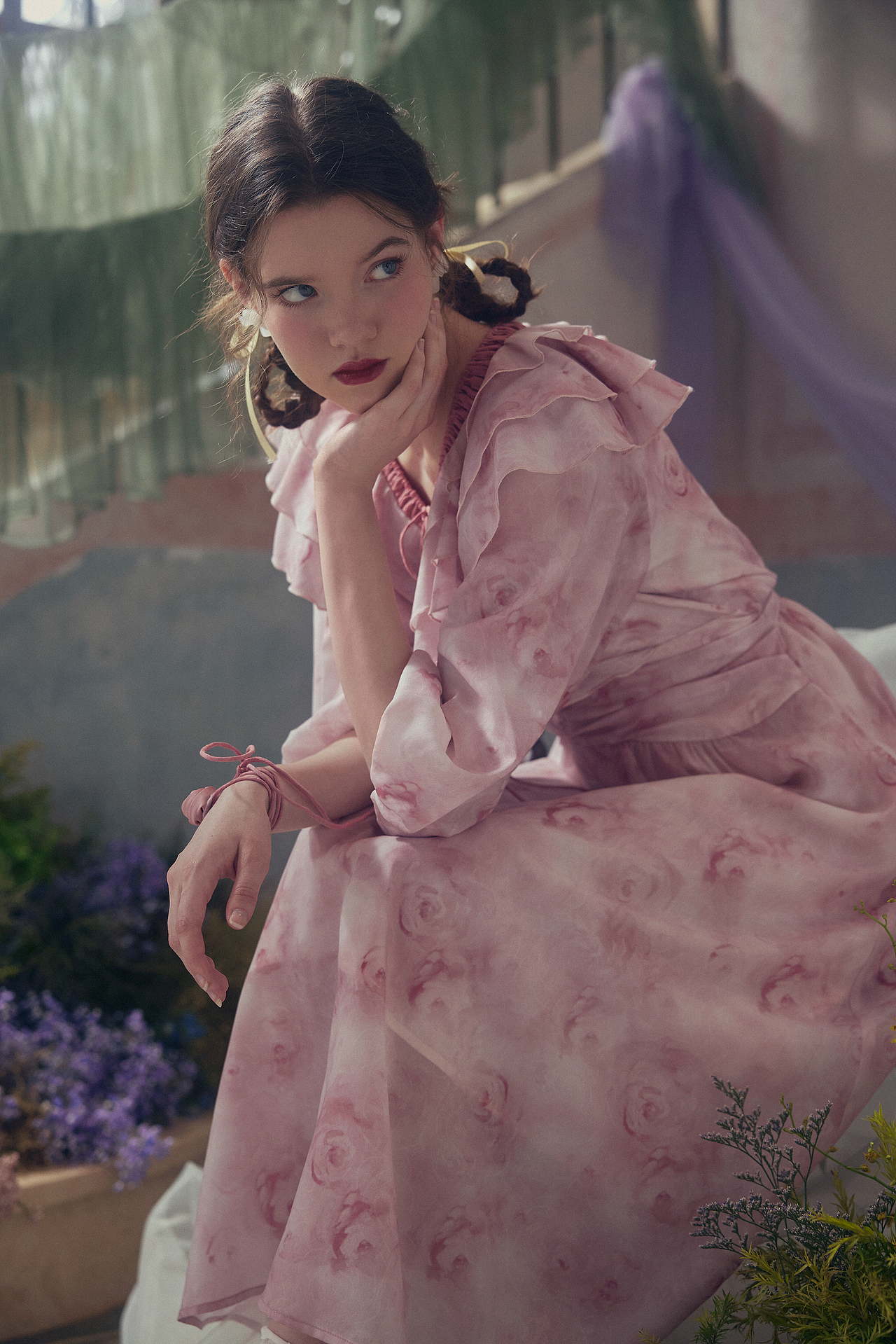 女装服饰拍摄分享|两三事--油画少女