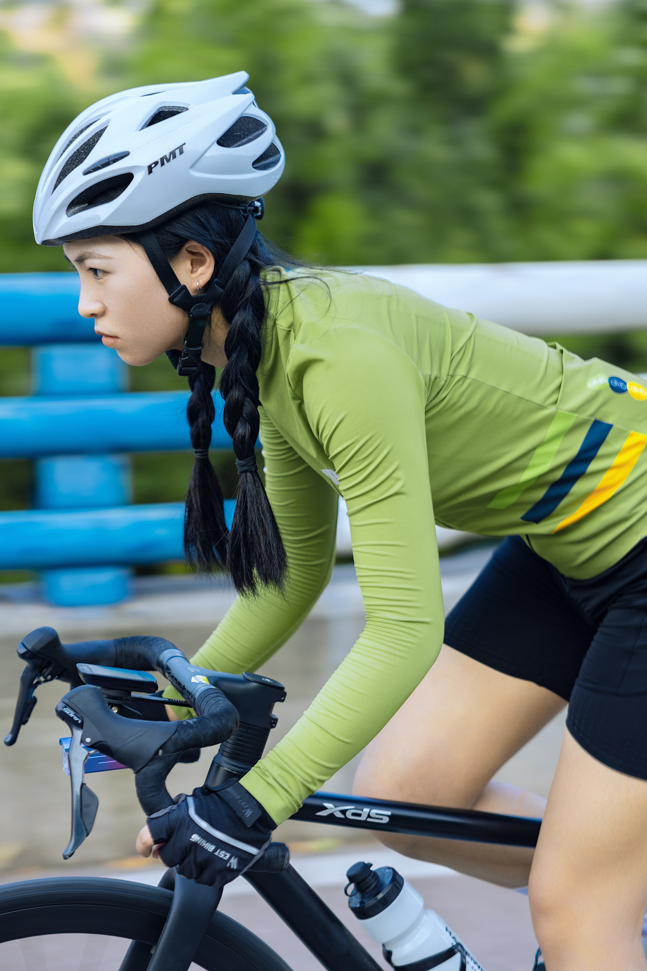 风景在路上,自由在风里