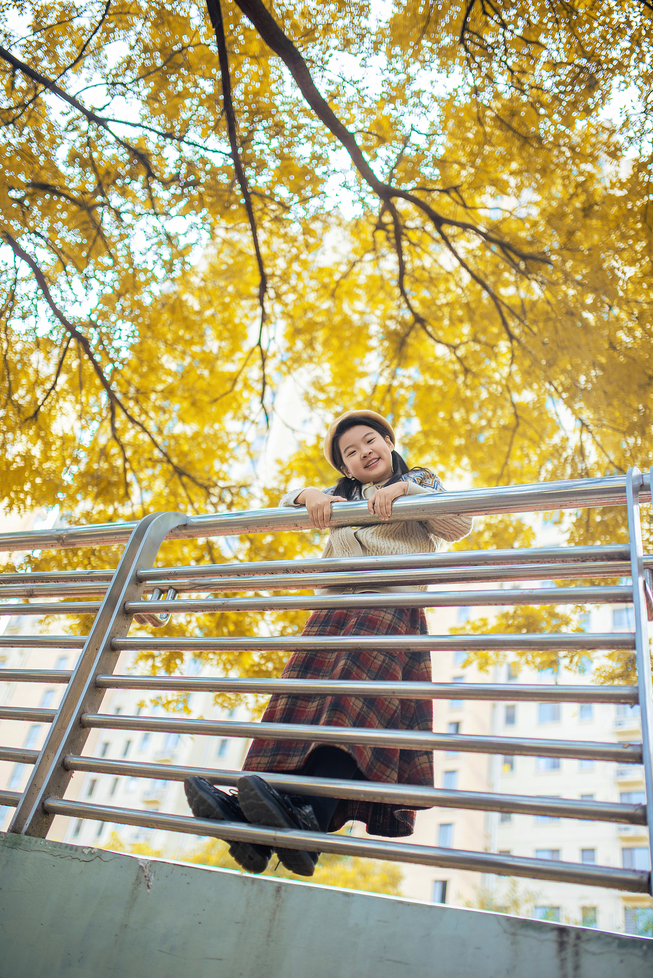 有个满是秋天的天桥（图ZMzc5NjU2OTEy） - 人像摄影 - 站酷设计师大卫009原创素材 - 站酷ZCOOL