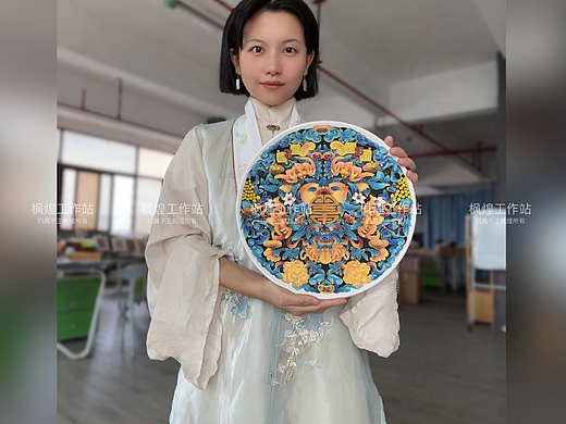 《五福贺寿》掐丝珐琅盘