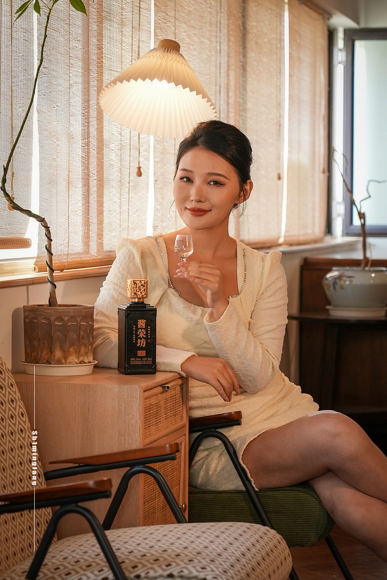 产品人像丨居家产品白酒人像摄影（图ZMzc5Nzc2NDA4） - 人像摄影 - 站酷设计师石明朗原创素材 - 站酷ZCOOL