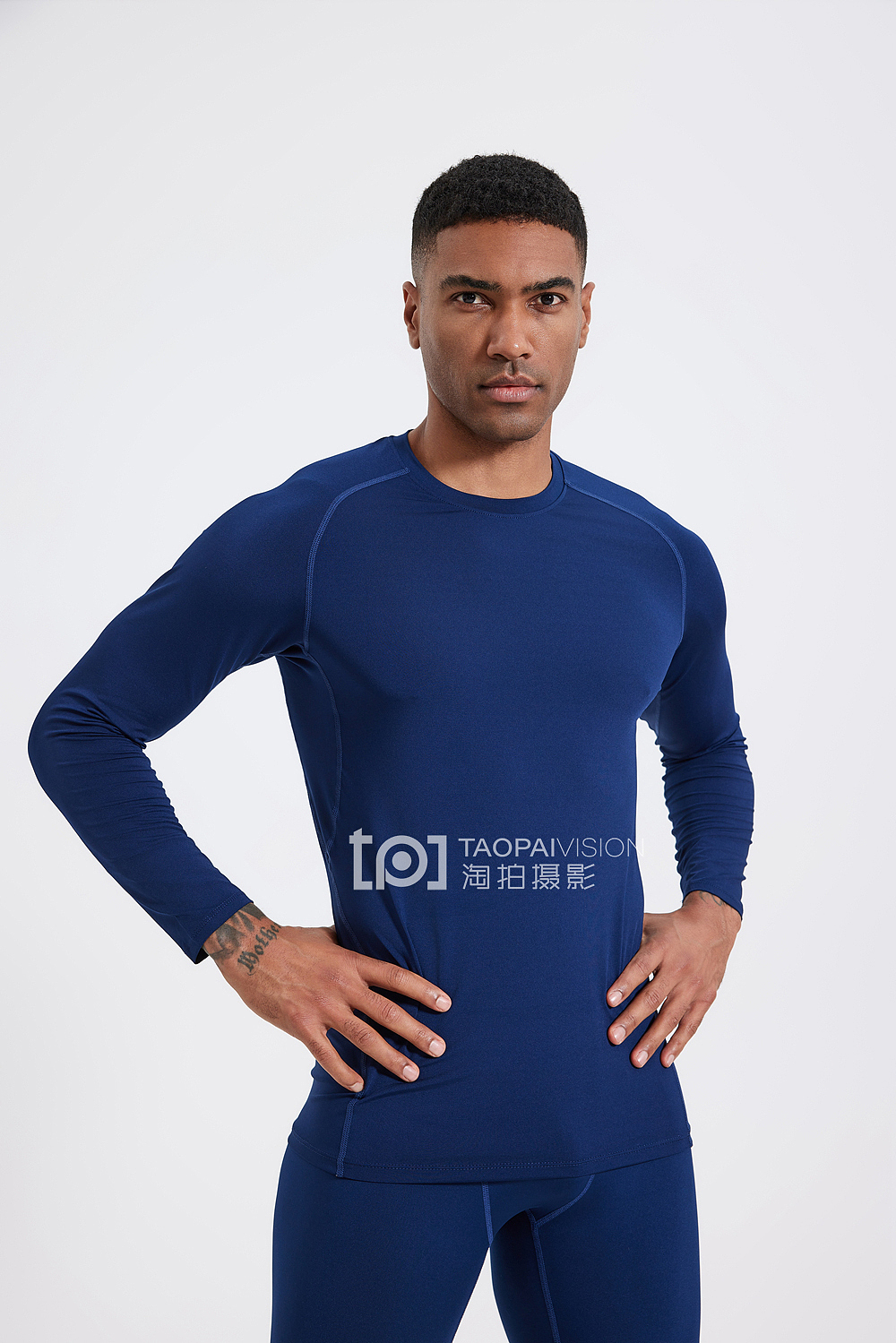 男装运动服平面模特图|动作片