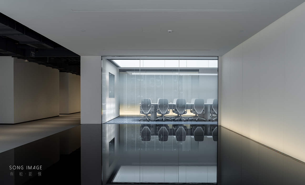 空间摄影|年轻且多元化的办公空间