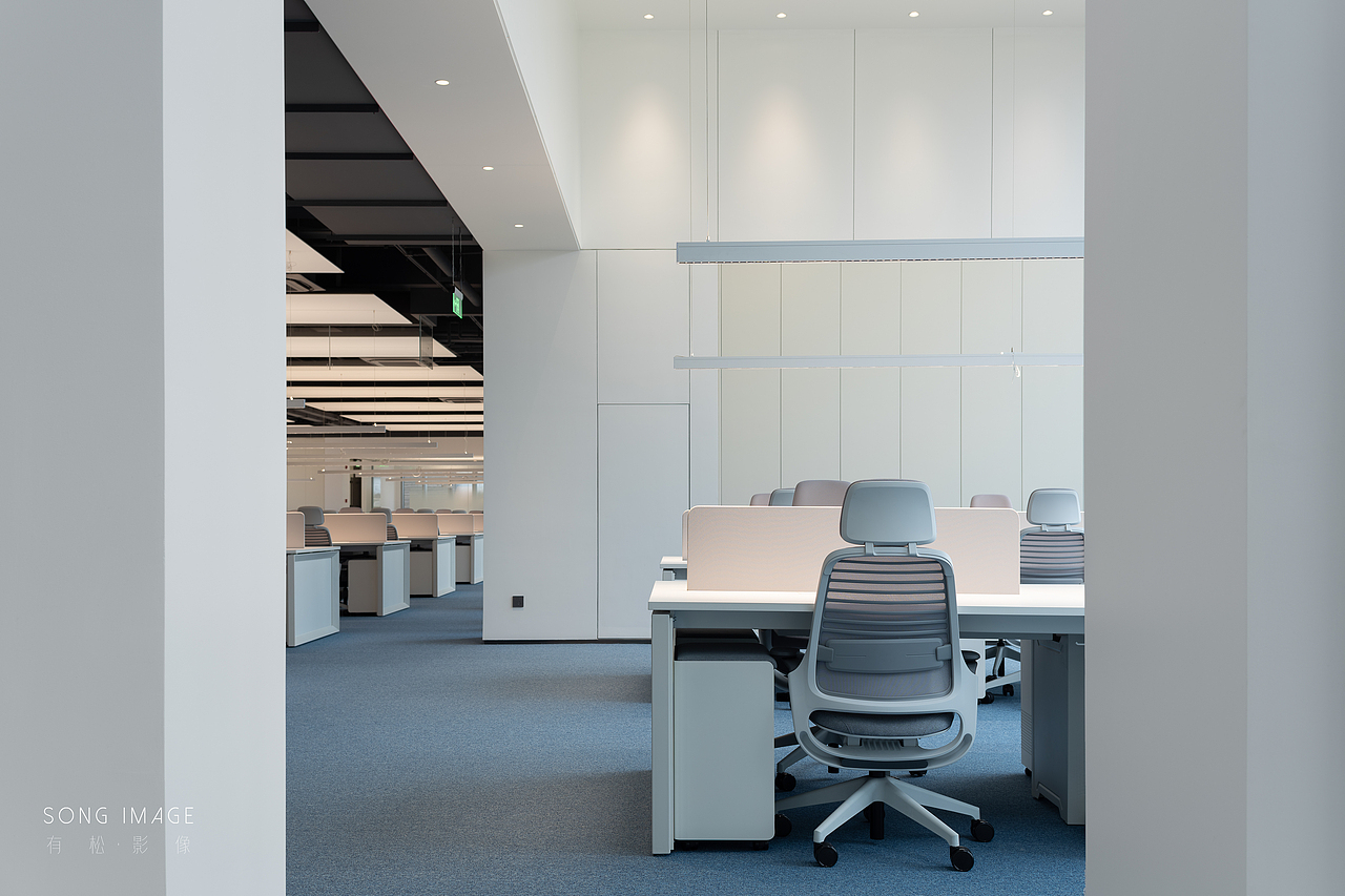 空间摄影|年轻且多元化的办公空间