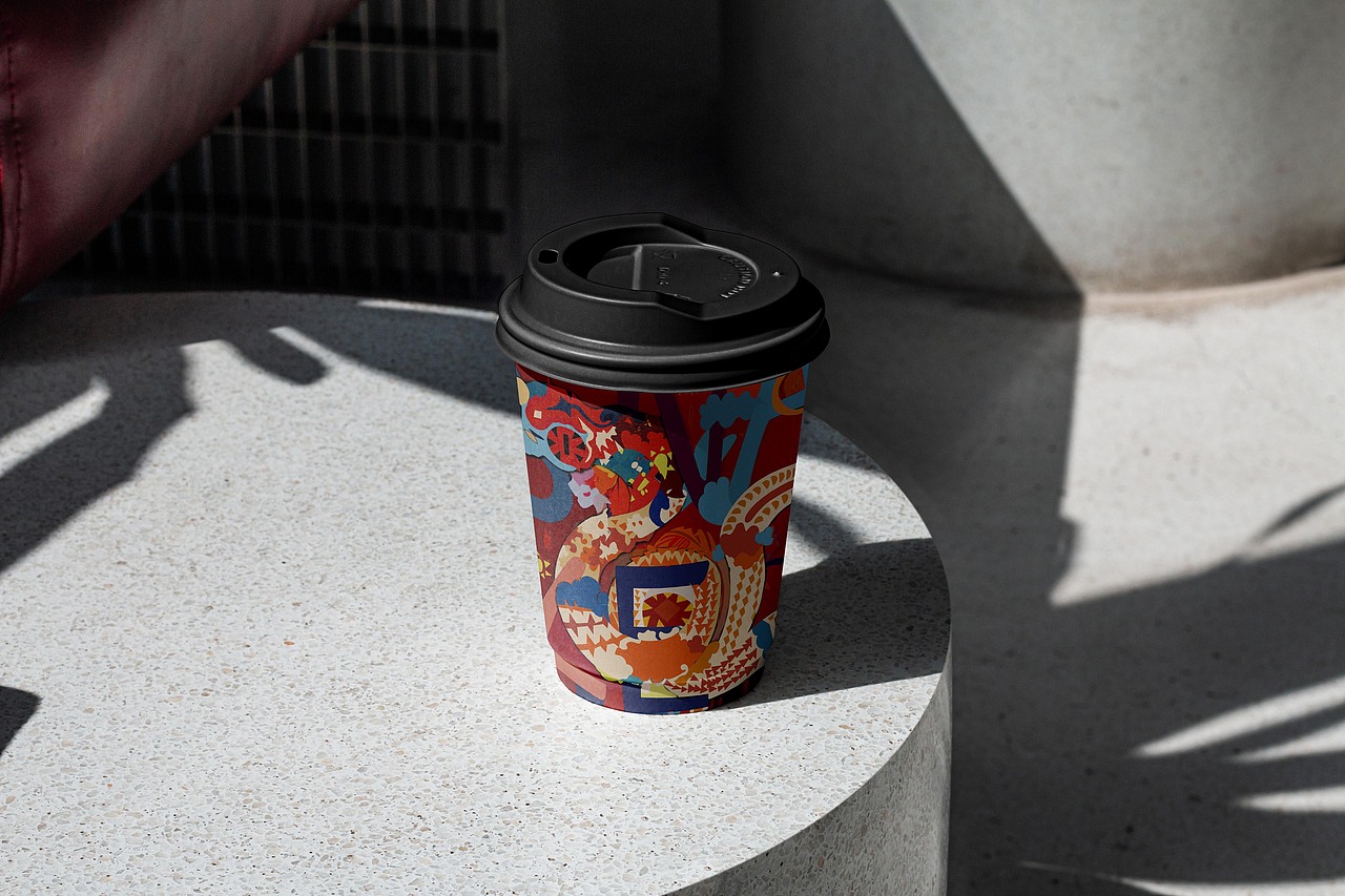 《华蛇添足》——蛇年海报-山海经·蛇身人面