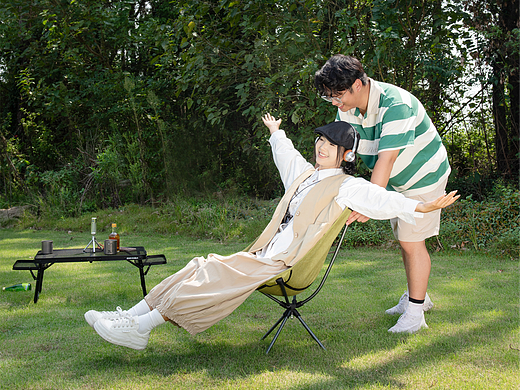 户外月亮椅