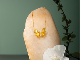 一组黄金蝴蝶项链拍摄