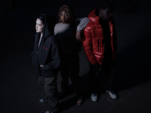 分享一组天台合照（个人主页-ZNzA3MDc3MjQ=） - 人像摄影 - 站酷设计师修图师归海原创素材 - 站酷ZCOOL