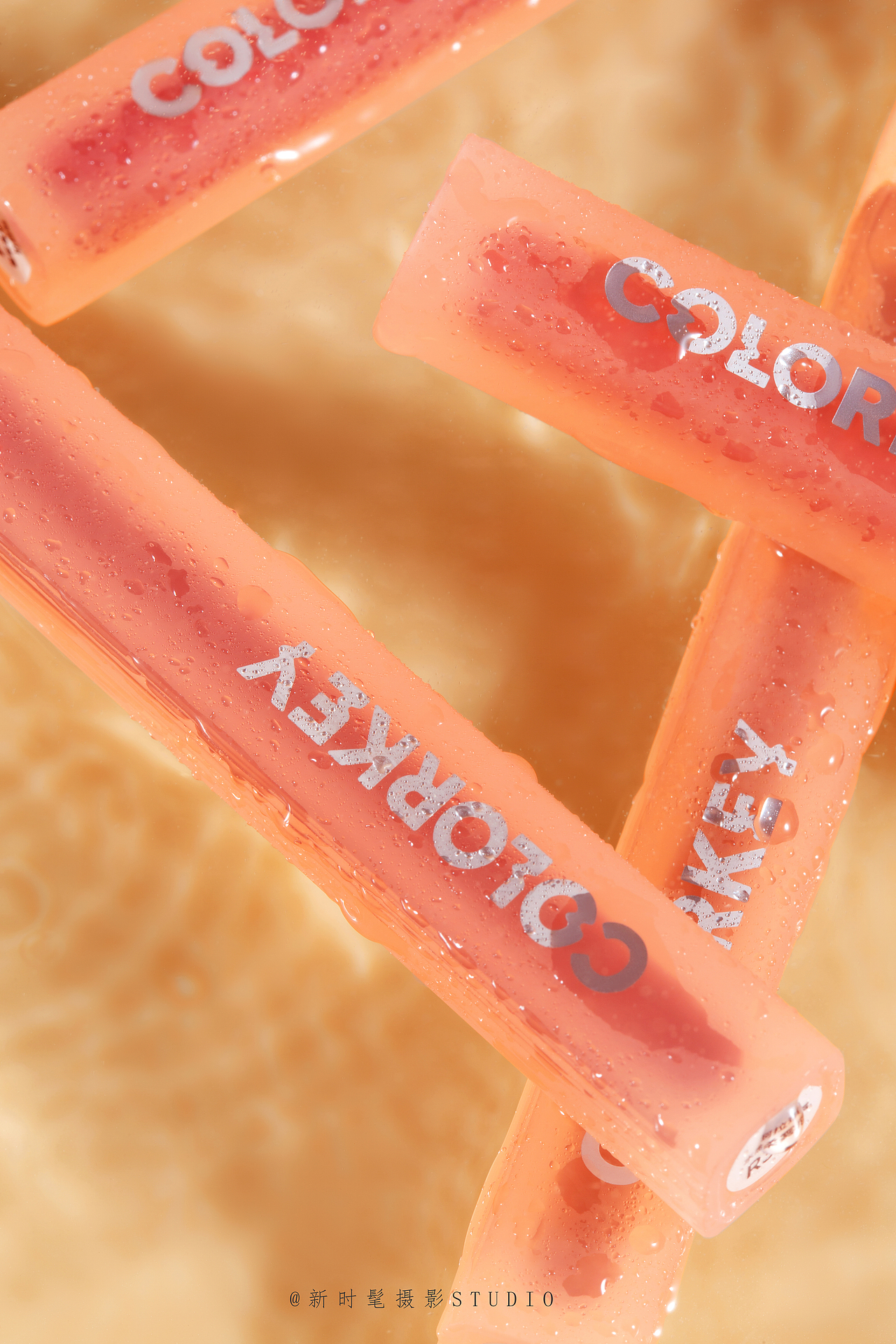 在镜头下绽放的极致瞬间 | 口红拍摄