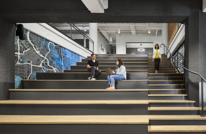 办公室装修:设计美学将温暖的工业元素与现代风格融为一体