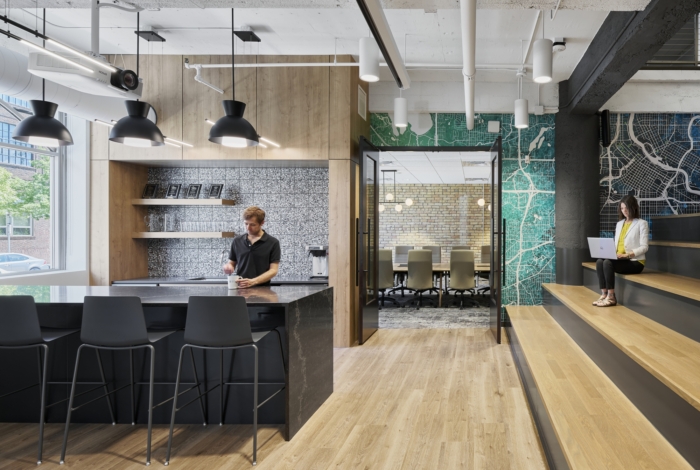 办公室装修:设计美学将温暖的工业元素与现代风格融为一体