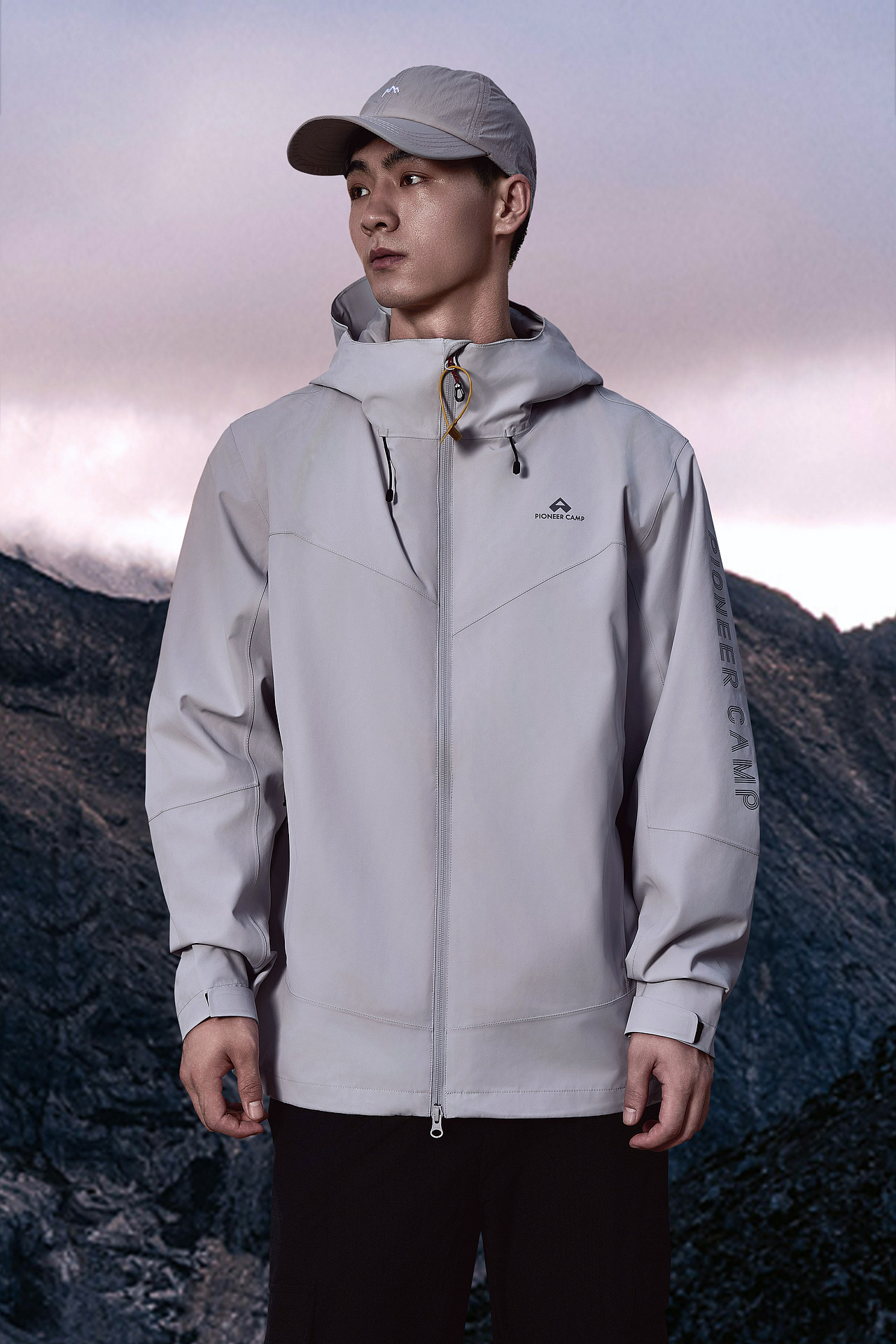 冲锋衣修图案例（图ZMzgwMTM1NjIw） - 修图/后期 - 站酷设计师修图师jarry原创素材 - 站酷ZCOOL