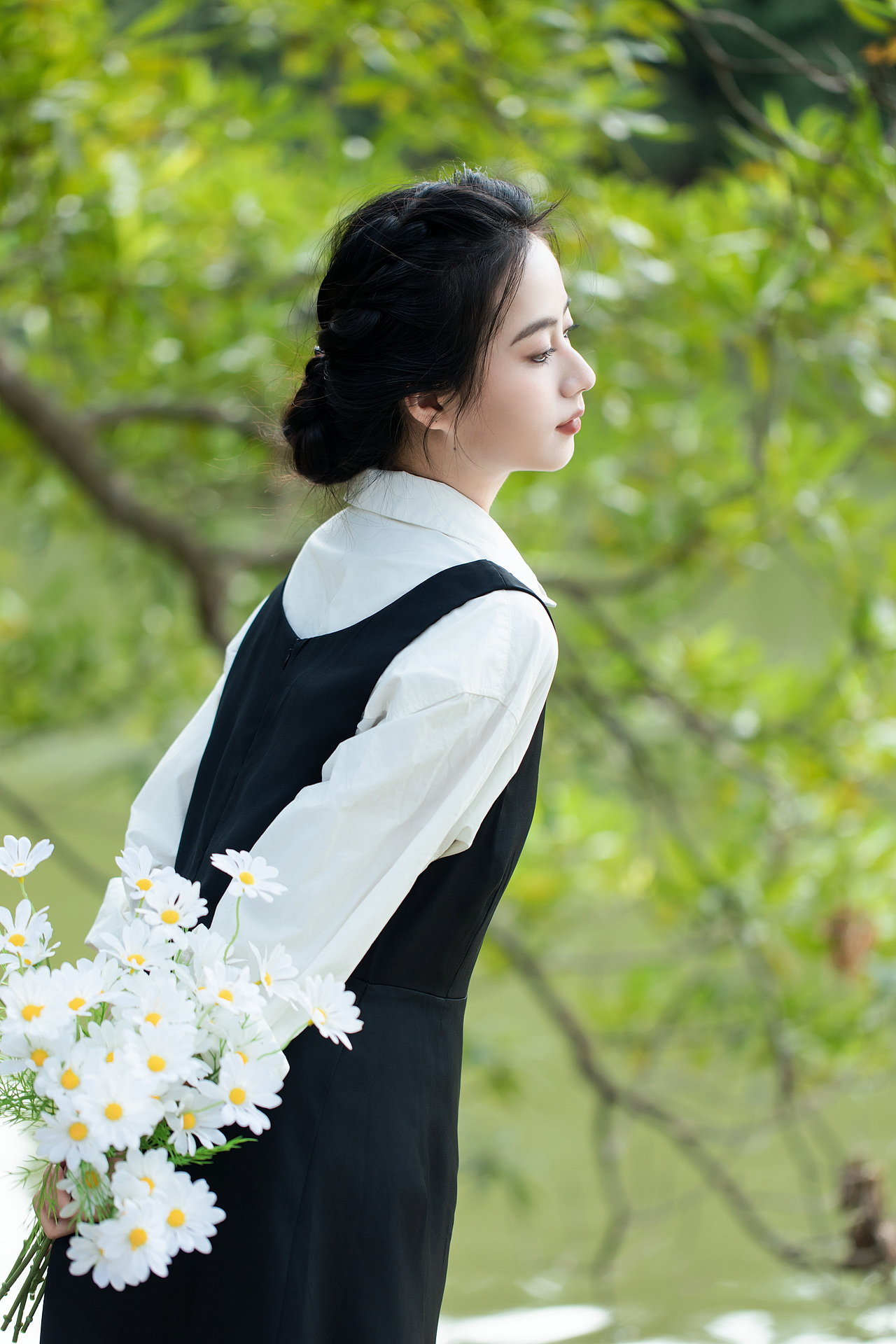 从黄昏日落到暮夜降临