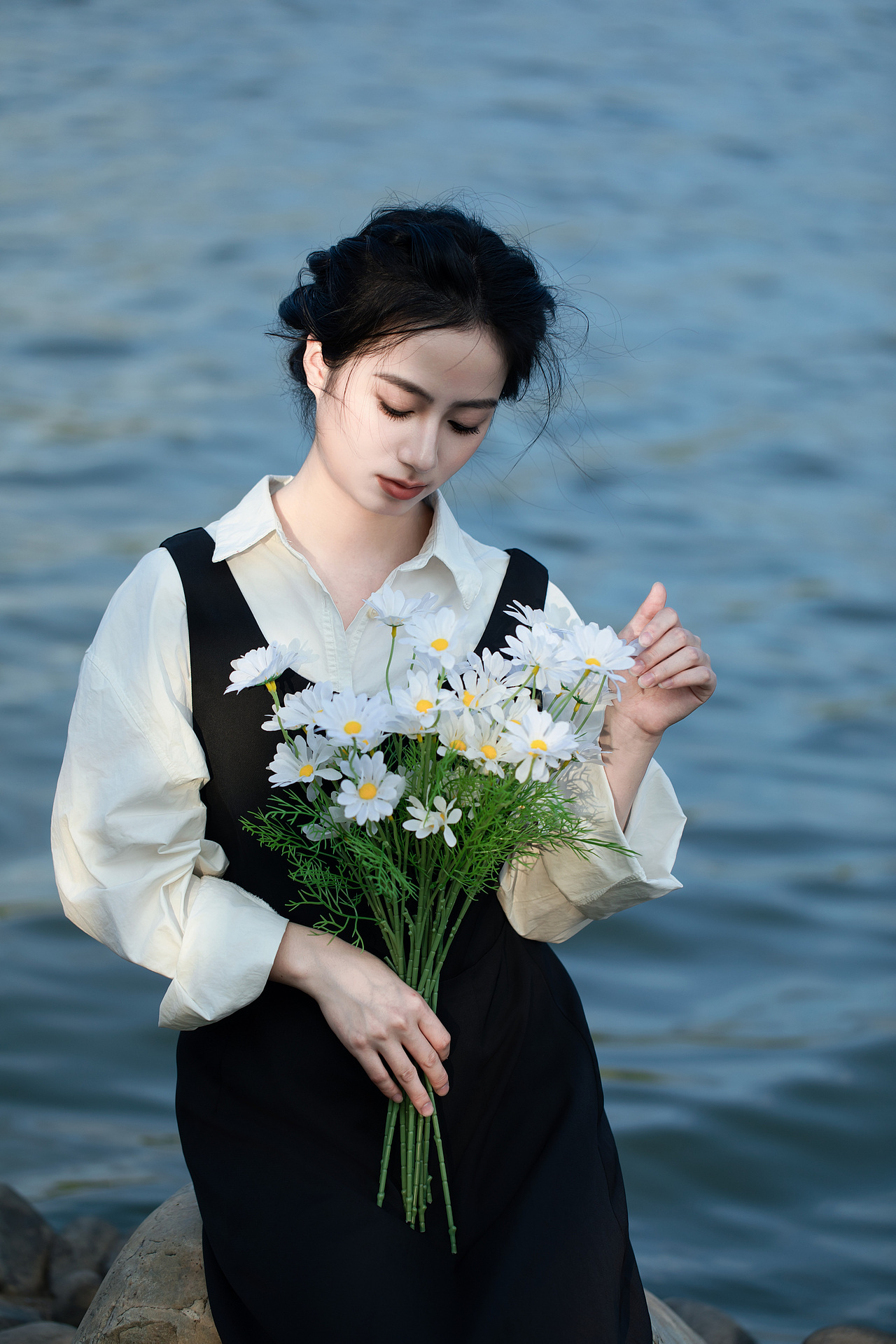 从黄昏日落到暮夜降临