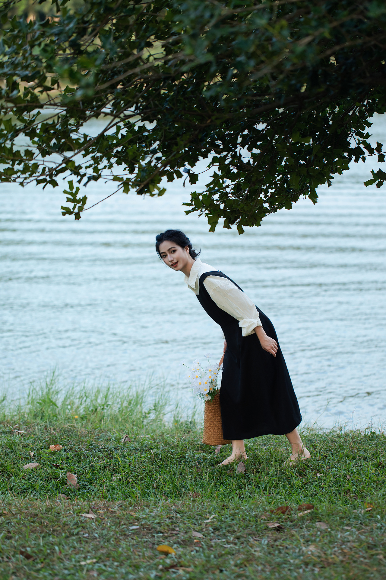 从黄昏日落到暮夜降临