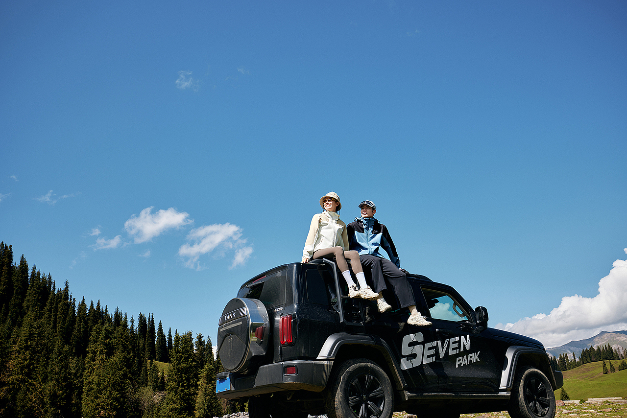 新疆户外拍摄 | 美特斯邦威冲锋衣（图ZMzgwMTU1NjUy） - 人像摄影 - 站酷设计师杭州黑白影像原创素材 - 站酷ZCOOL