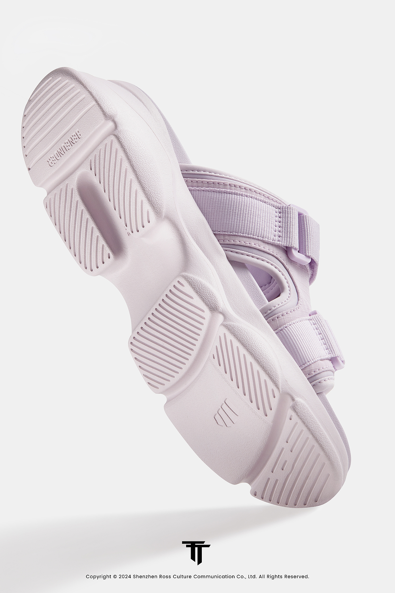 白底静物|蕉下Beneunder鞋类白底图