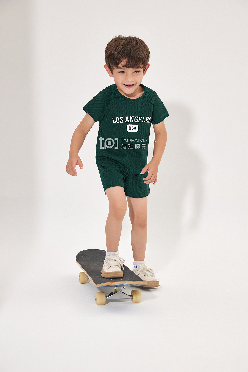 运动类童装外模拍摄