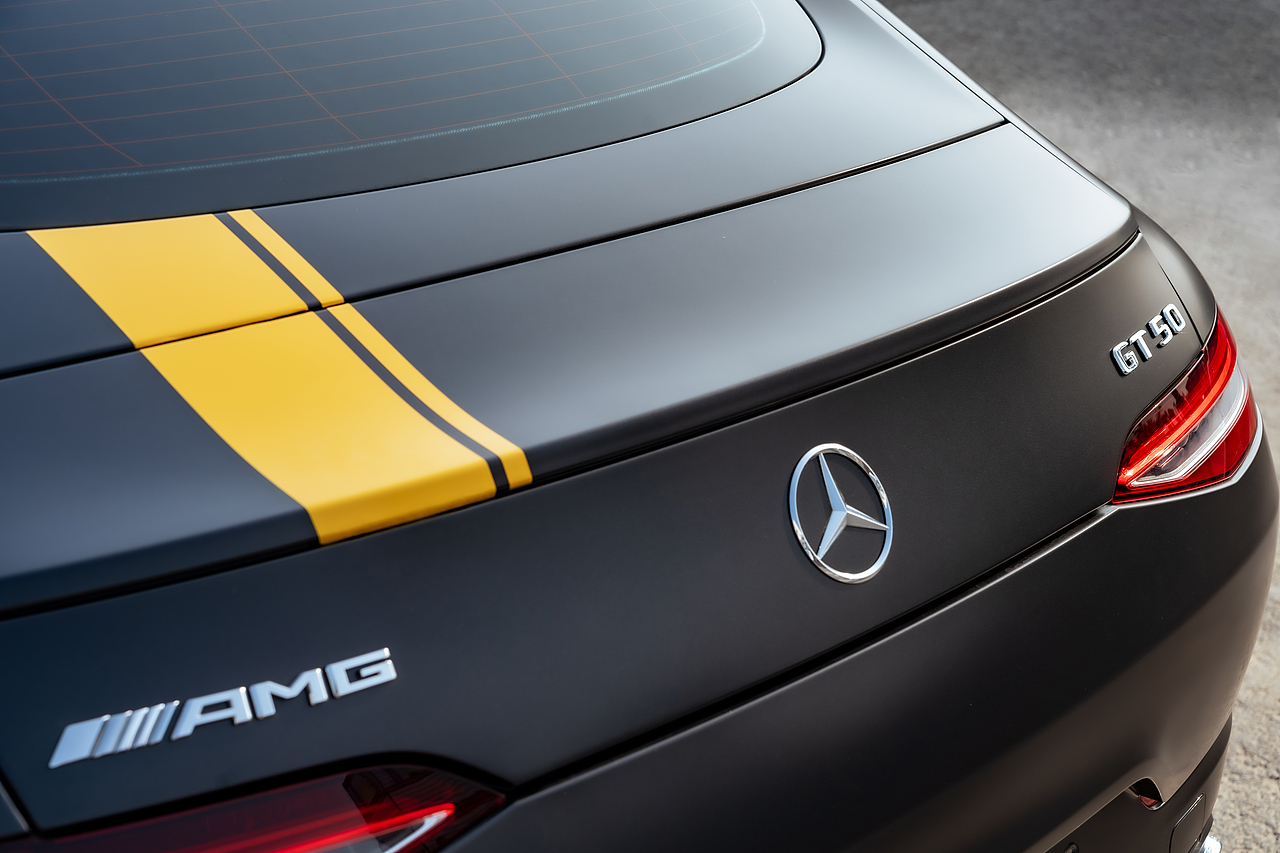 汽车摄影 | 梅赛德斯- AMG GT四门跑车调性美图（图ZMzgwMzIxNzY0） - 产品摄影 - 站酷设计师王洋YOUNG原创素材 - 站酷ZCOOL