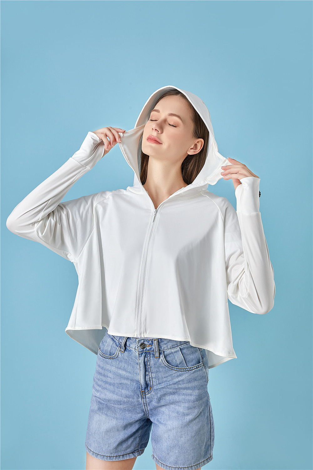 义乌春款防晒衣拍照,2025防晒类产品模特室外拍摄