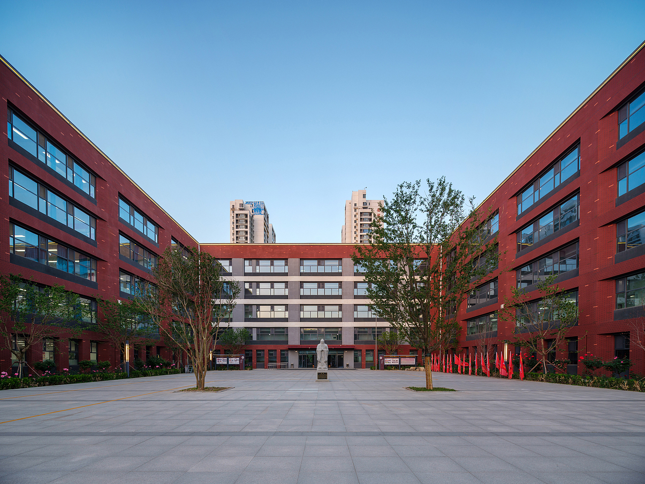 卓越中学新校区｜石家庄建筑摄影｜景观摄影｜空间摄影（图ZMzgwNDI2MzA4） - 环境/建筑摄影 - 站酷设计师摄影师于清亮原创素材 - 站酷ZCOOL