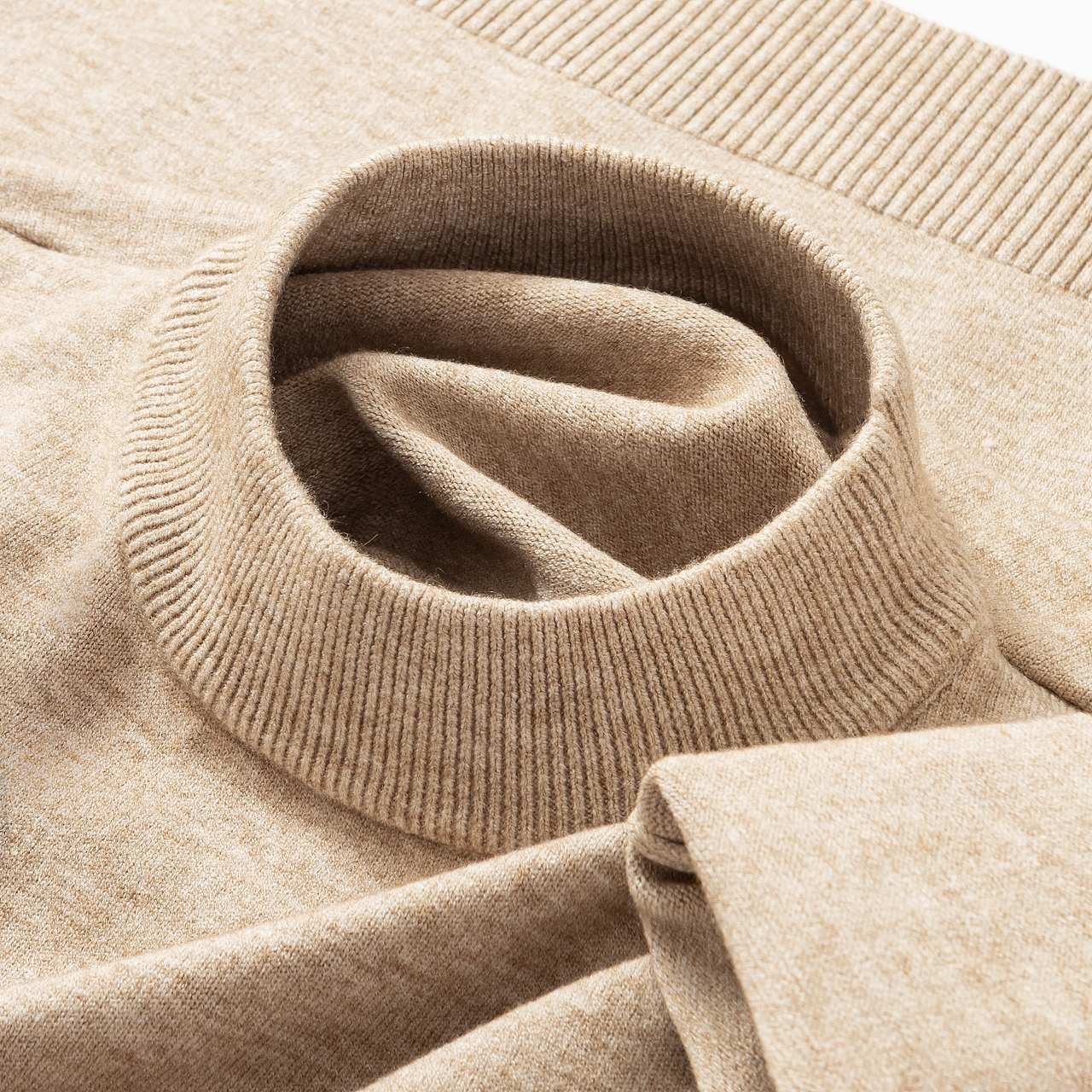 服装平铺 白底图 拍摄展示 / 毛衣