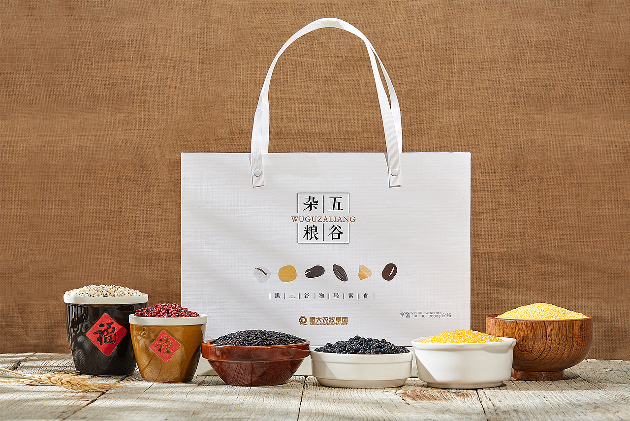 五谷杂粮礼盒包装设计｜小米红豆黑豆黑米玉米碴红薏米（图ZMzgwNTUwNjY0） - 包装 - 站酷设计师vivid米原创素材 - 站酷ZCOOL