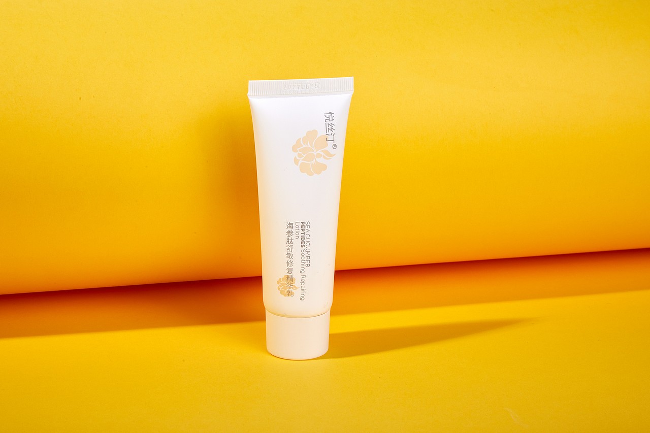 一组化妆品简单展示（姜黄底色）（图ZMzgwNTc4MzEy） - 产品摄影 - 站酷设计师liyan120282623原创素材 - 站酷ZCOOL