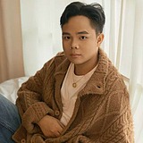 一米阳光下的头像