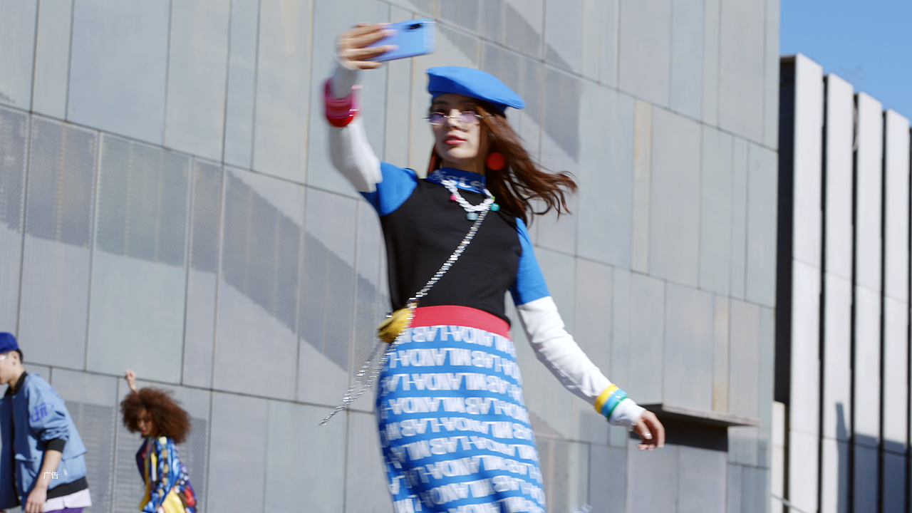 华为手机Nova6 5G广告片-105度超广角自拍（图ZMzgwNjU2NjY4） - 宣传片 - 站酷设计师桃花谷原创素材 - 站酷ZCOOL