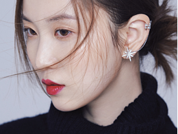 风动发丝贴唇角