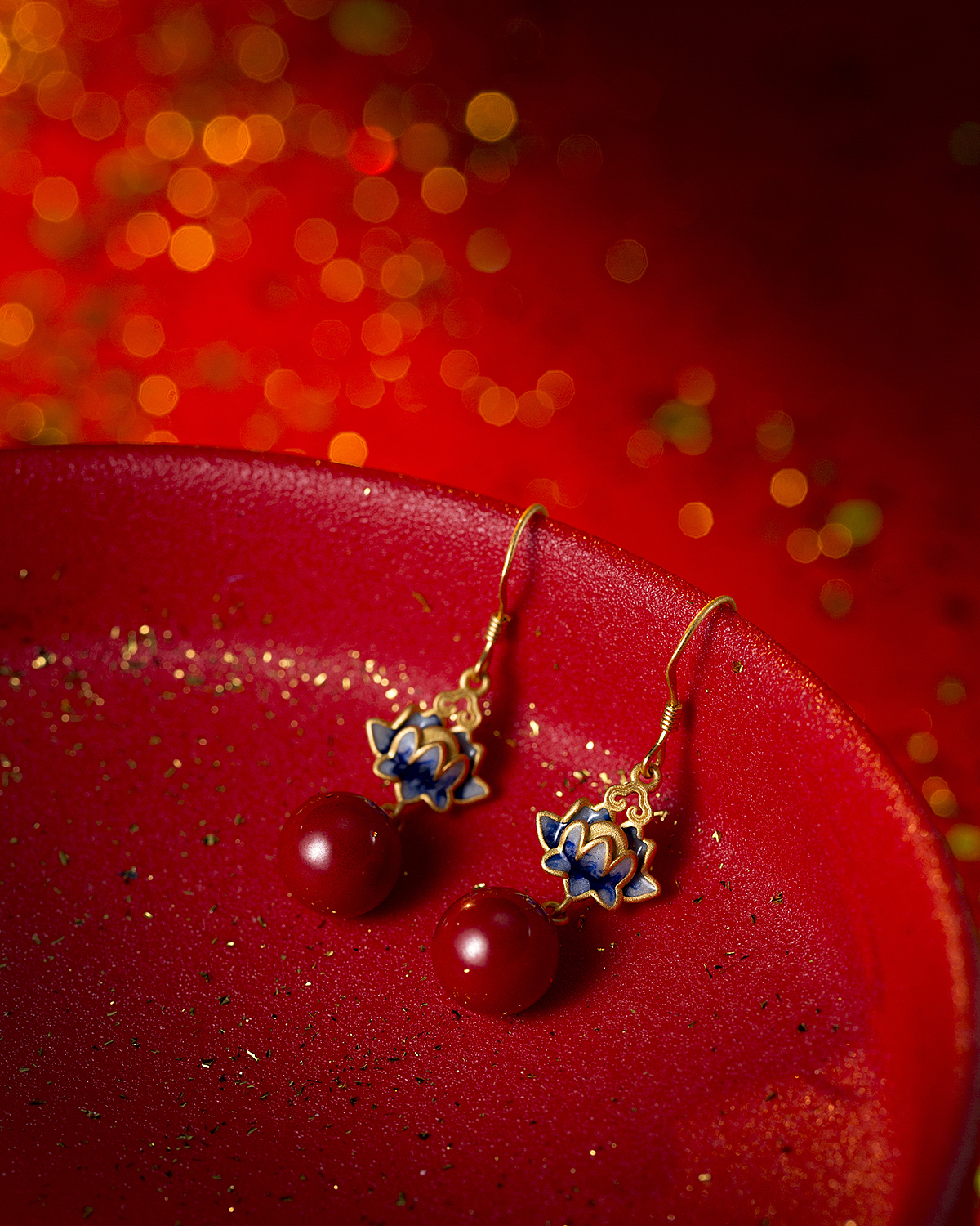 若在江南-祥云朱砂耳环（图ZMzgwOTkxMTU2） - 产品摄影 - 站酷设计师聚象影视传媒原创素材 - 站酷ZCOOL