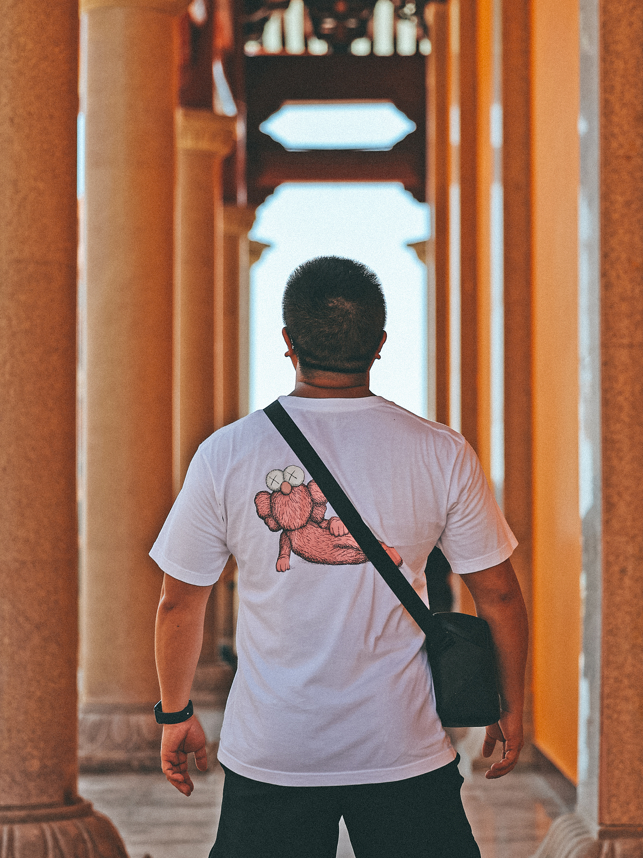 旅拍 | 小哥哥泉州旅行跟拍（图ZMzgxMDcxMDYw） - 人像摄影 - 站酷设计师摄影师_罗少原创素材 - 站酷ZCOOL