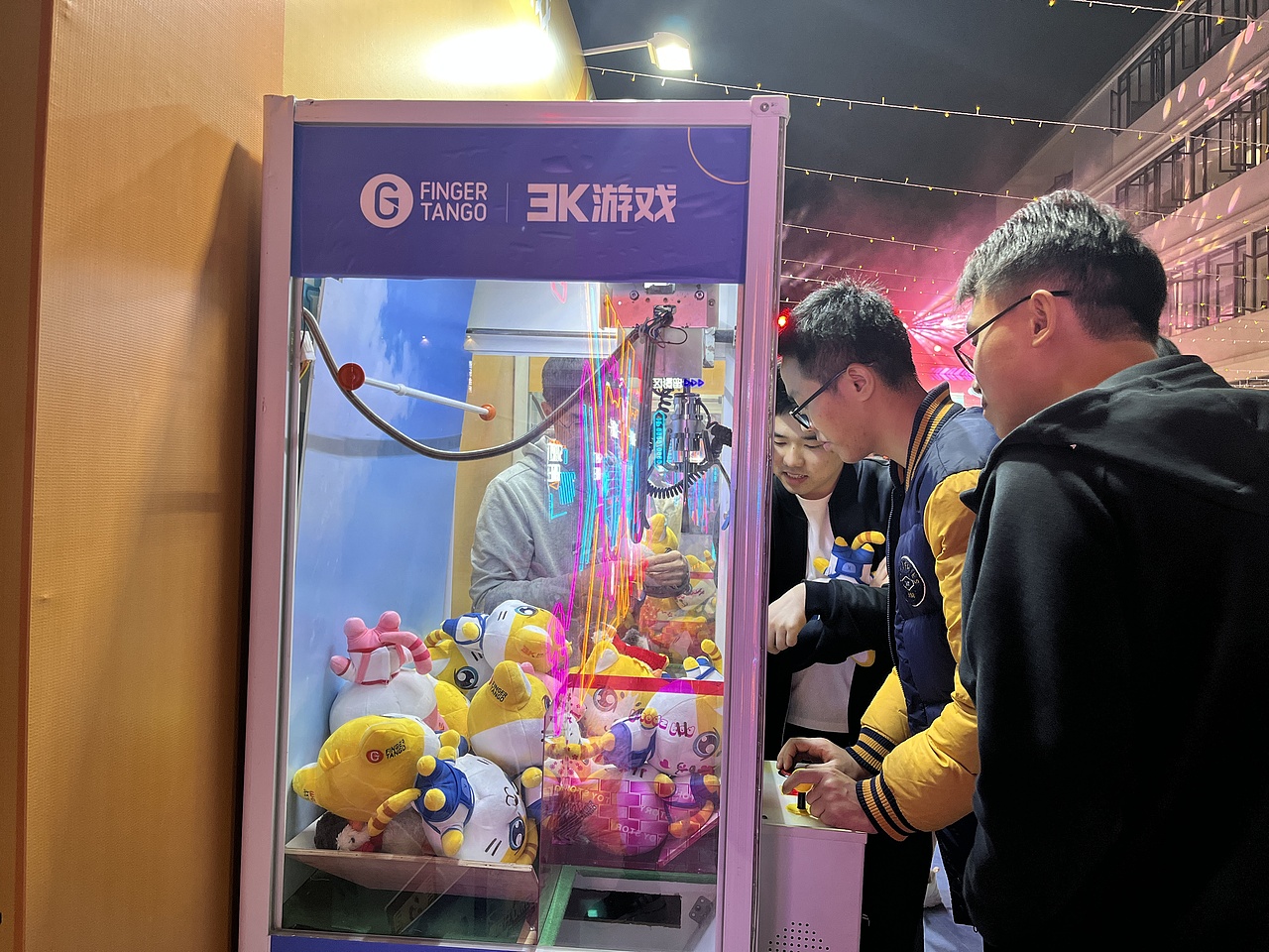 娃娃机出租 夹公仔机出租 娃娃机租赁_娃娃机厂家直租（图ZMzgxMDg4NTI4） - 电子产品 - 站酷设计师极速联盟9DVR原创素材 - 站酷ZCOOL