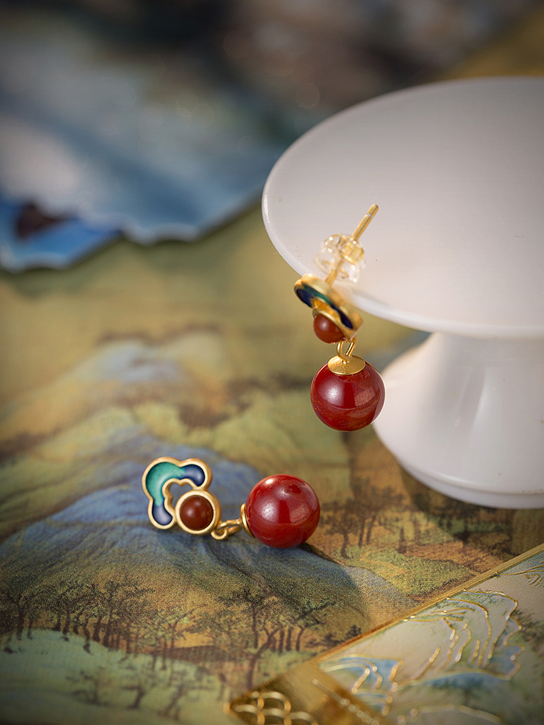 若在江南-和田玉耳环（图ZMzgxMTAzNjUy） - 产品摄影 - 站酷设计师聚象影视传媒原创素材 - 站酷ZCOOL